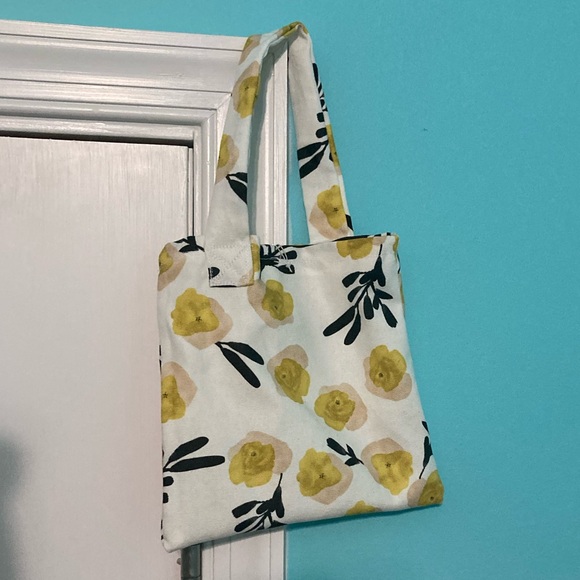 handmade floral purse🌼 - Picture 3 of 3